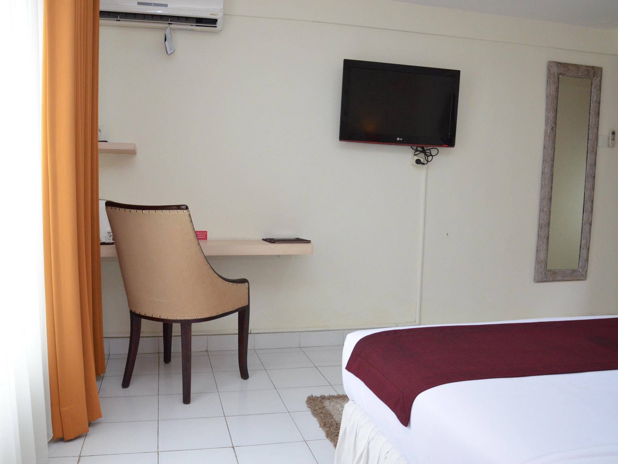 Santosa City Hotel Denpasar Exterior foto